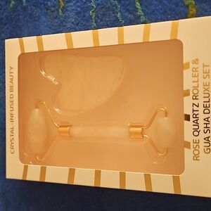 Rose Quartz Roller & Gua Sha Deluxe Set. New In Box